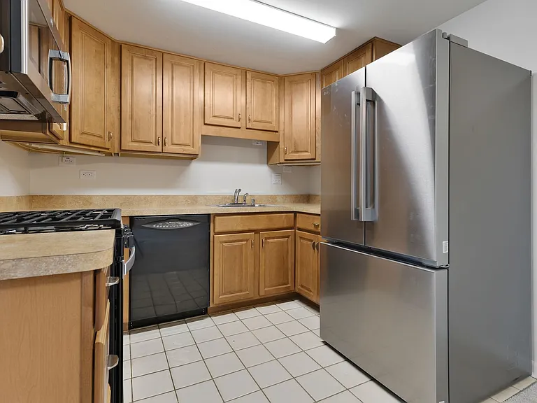 117 Cotuit Ct — Photo 2