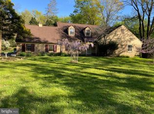 2915 Oak Ridge Farm Rd, Huntingdon Valley, PA 19006