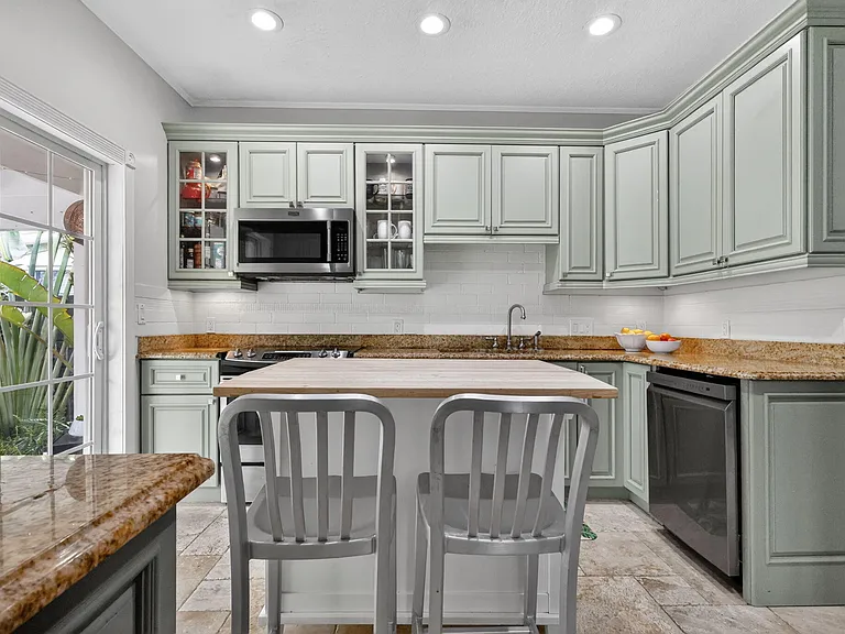 412 El Prado — Photo 17