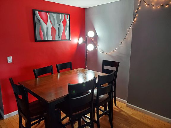 4th image of 91 Strawberry Hill Ave APT 428