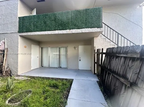 15665 SW 82nd Circle Ln #15-4, Miami, FL 33193