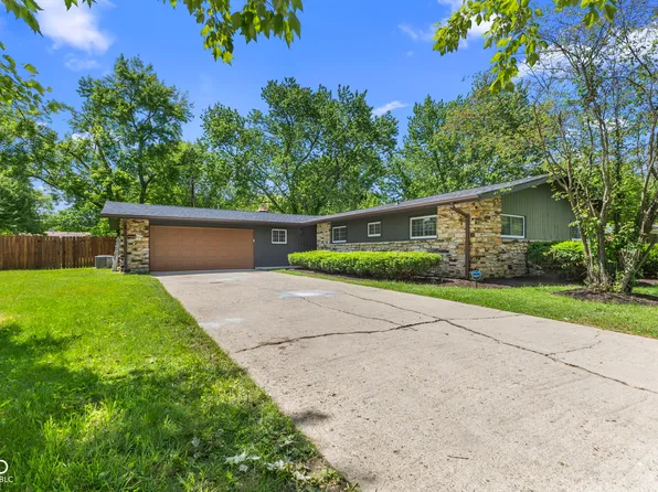 8816 Holliday Dr, Indianapolis, IN 46260
