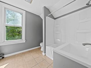 84 Tremont St APT 3, Taunton, MA 02780