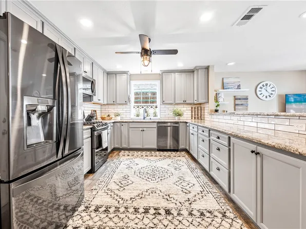 7552 Rhine Dr, Huntington Beach, CA 92647