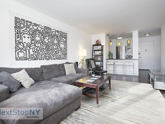 3rd image of 245 E 54th St APT 24K