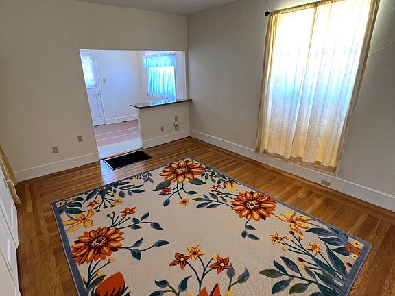 3rd image of 2230 Pacific Ave #B