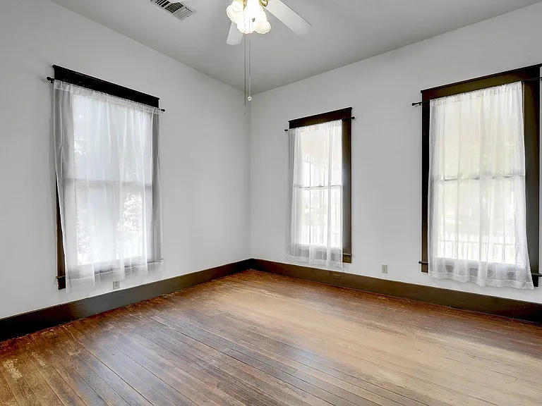 304 Olive St — Photo 19