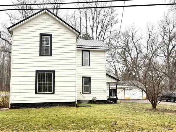 685 Bedford Rd, West Middlesex, PA 16159