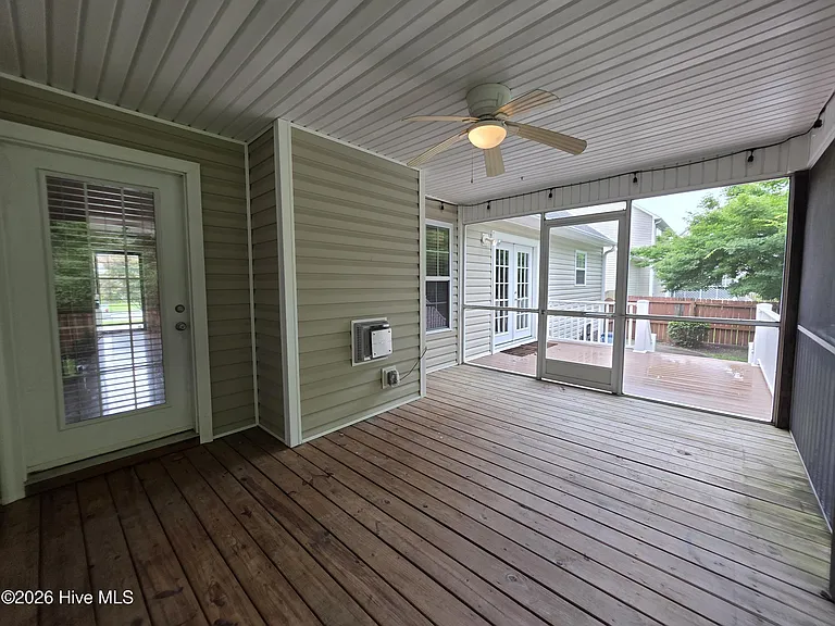 205 Woodberry Pl — Photo 32