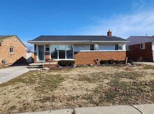 23125 Socia St, Saint Clair Shores, MI 48082