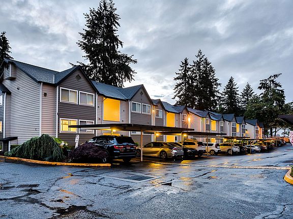4th image of 608 S 152nd St APT B10