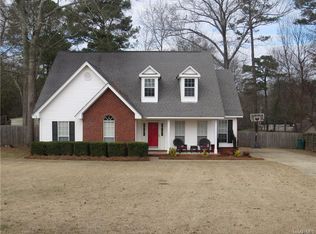 176 Gardendale Dr, Deatsville, AL 36022