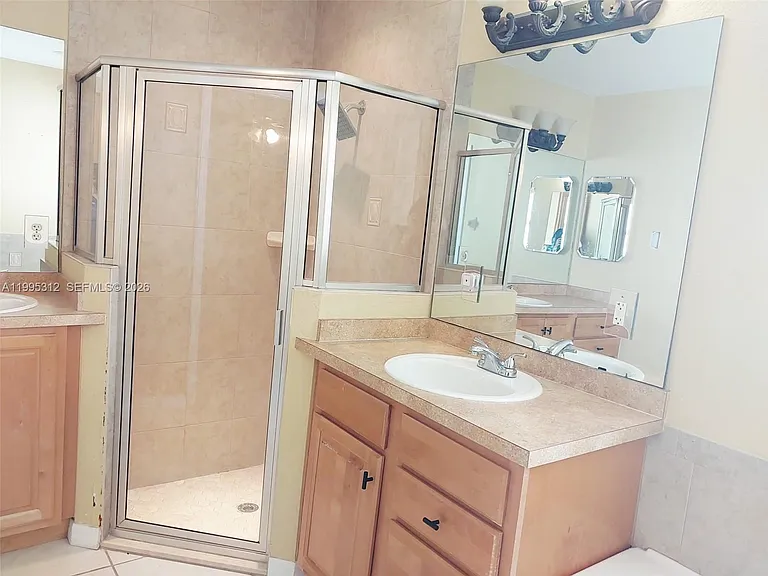 4031 Santa Barbara Dr — Photo 30