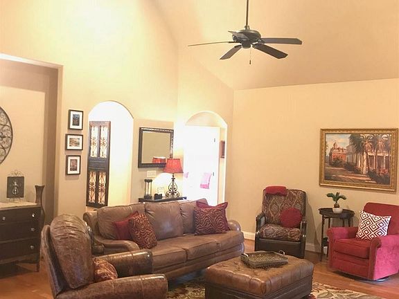5th image of 217 English Village Cir