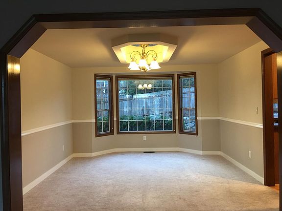 Dining Room w/rear yard view,