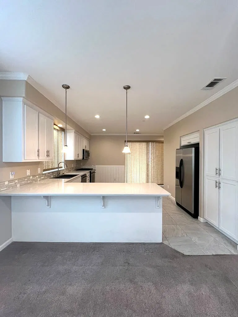 3 bed, 2.5 bath, 1375 sqft, $3,250 — Photo 2