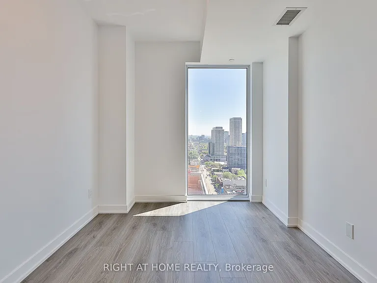 100 Queen St E #2805 — Photo 12