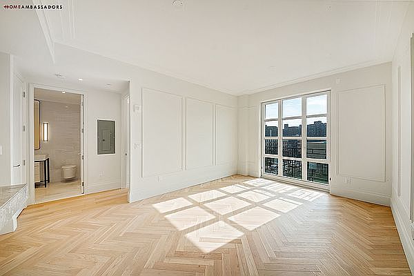 1st image of 250 E 21st St #6C