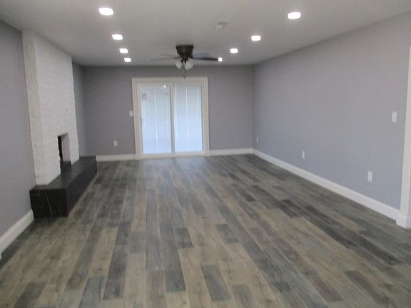 4th image of 1205 N Center St