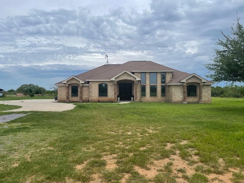 17 Los Lobos Blvd, Hebbronville, TX 78361 MLS 419660 Zillow