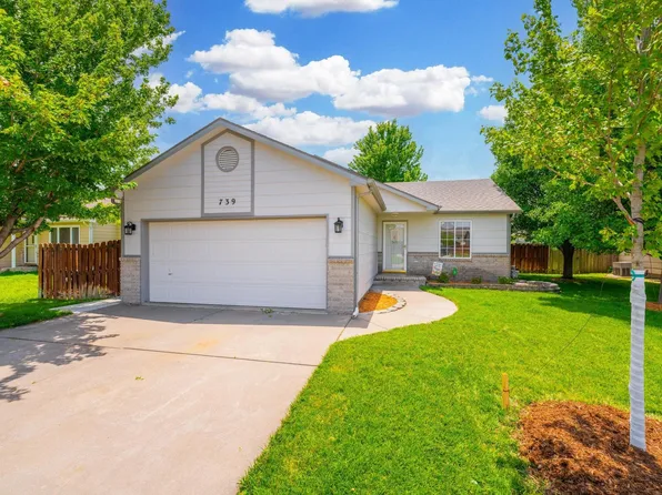 739 E Forest Ct, Haysville, KS 67060