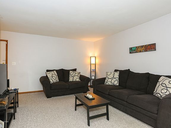 2nd image of 2287 Country Club Dr APT 5