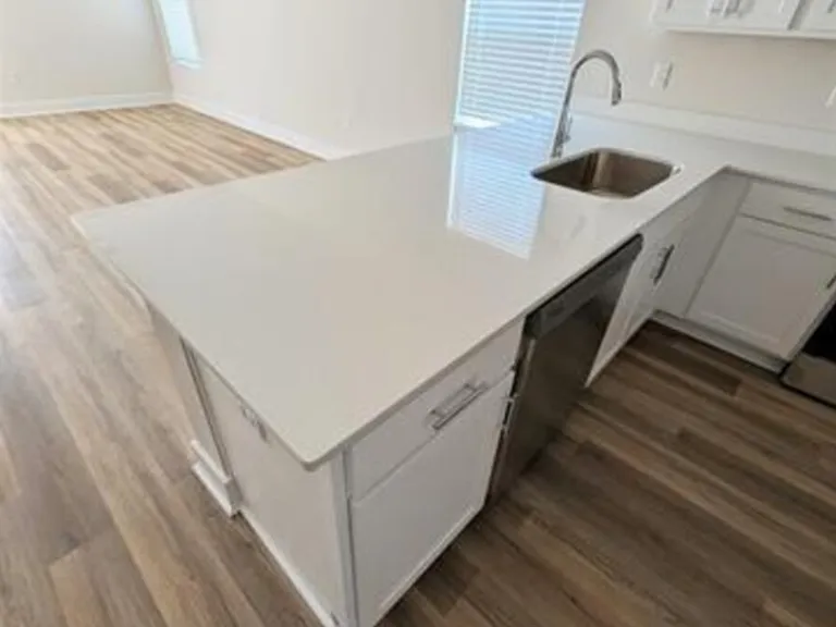 9907 Starling Dr — Photo 10