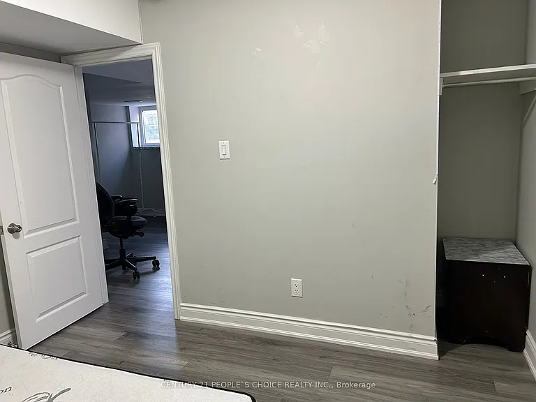 23 Travis Cres #BASEMENT — Photo 3