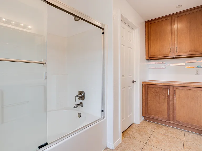 28566 Herrera St — Photo 33