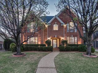 2000 Hunter Place Ct, Arlington, TX 76006