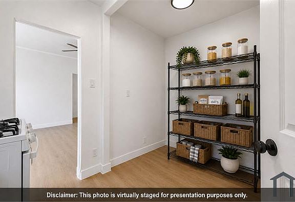 4th image of 4416 Wall St #3