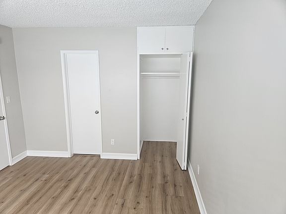 3rd image of 711 9th St #6