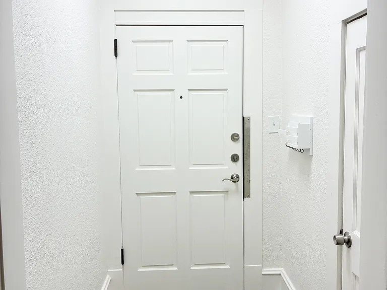 416 E Dewey Pl #2 — Photo 6