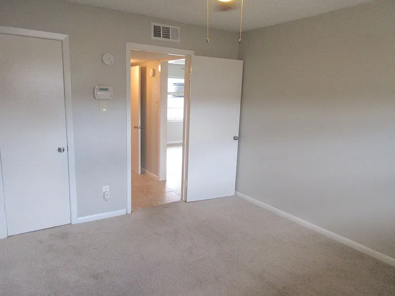 1230 Shadowdale Dr #6 — Photo 11