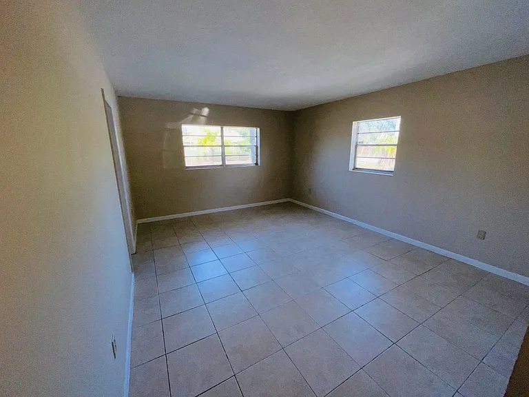 1701 Sunrise Blvd — Photo 7
