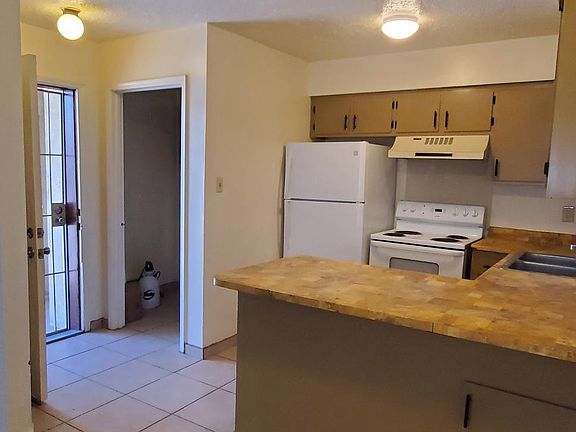 5th image of 304 Western Skies Dr SE #2