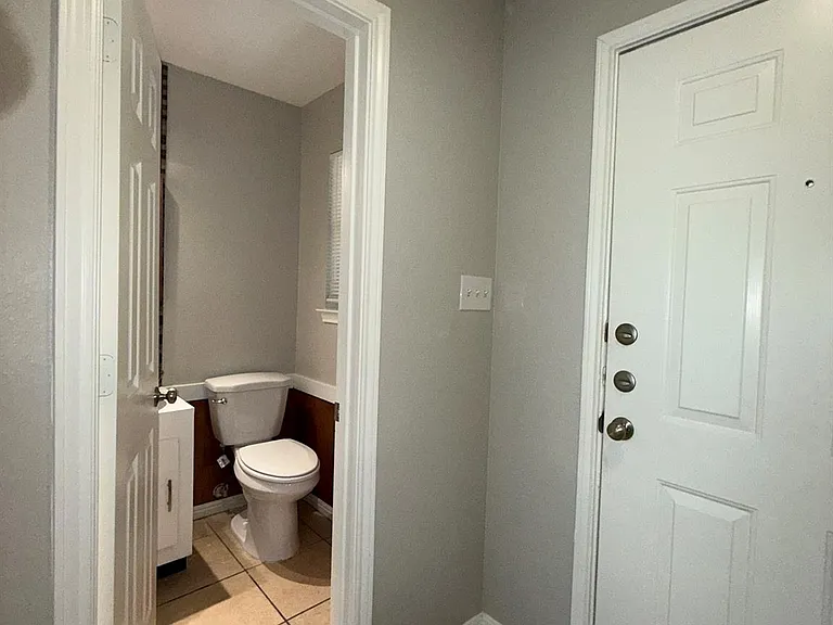 2906 Kestrel Dr #B — Photo 14