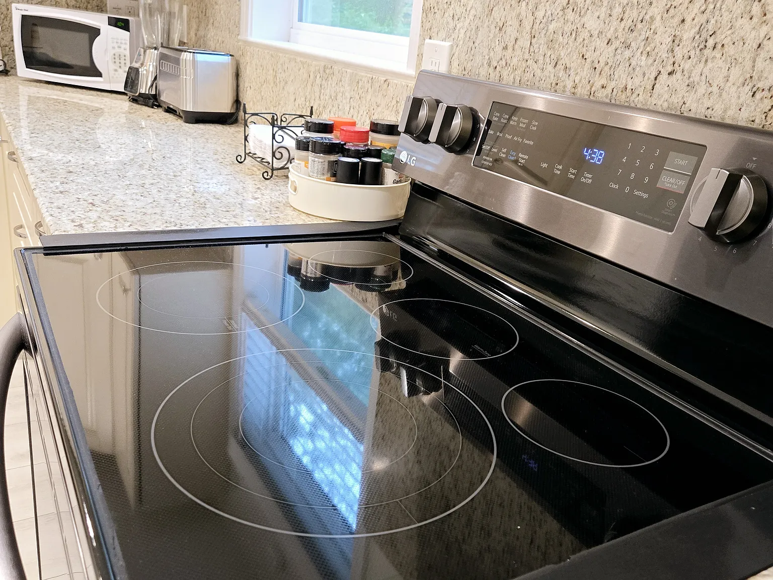 3 bed, $4,600 — Photo 3