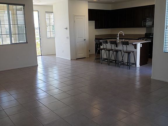 5th image of 3451 Kings Canyon Dr