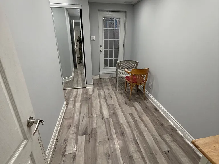 22 Matterdale Ave #BASEMENT — Photo 16