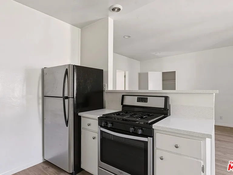 11746 Goshen Ave #6 — Photo 10