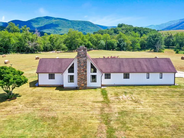 5364 Sallie Ln, Salem, VA 24153