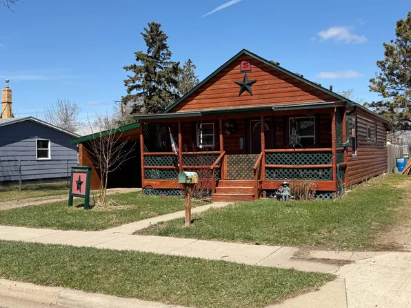 604 Pleasant St, Harvey, ND 58341