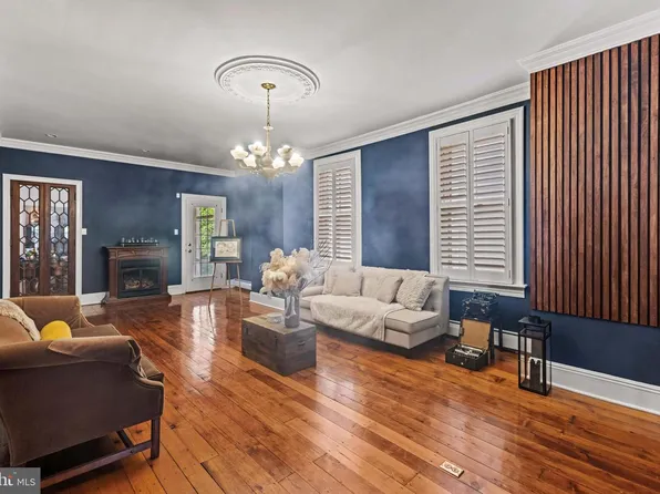 126 E Union St, Burlington, NJ 08016