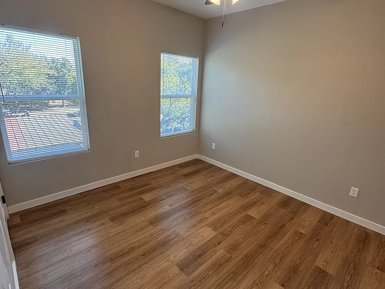 961 N Clinton St #102 — Photo 13