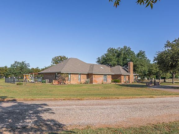2nd image of 5820 Pecan Valley Ln