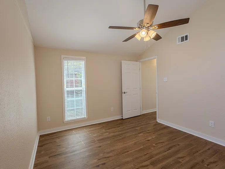4906 Barkbridge Trl — Photo 40