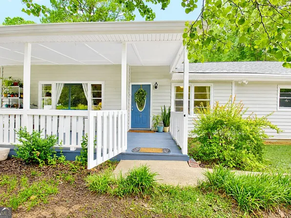 70 Moore Rd, Newnan, GA 30263