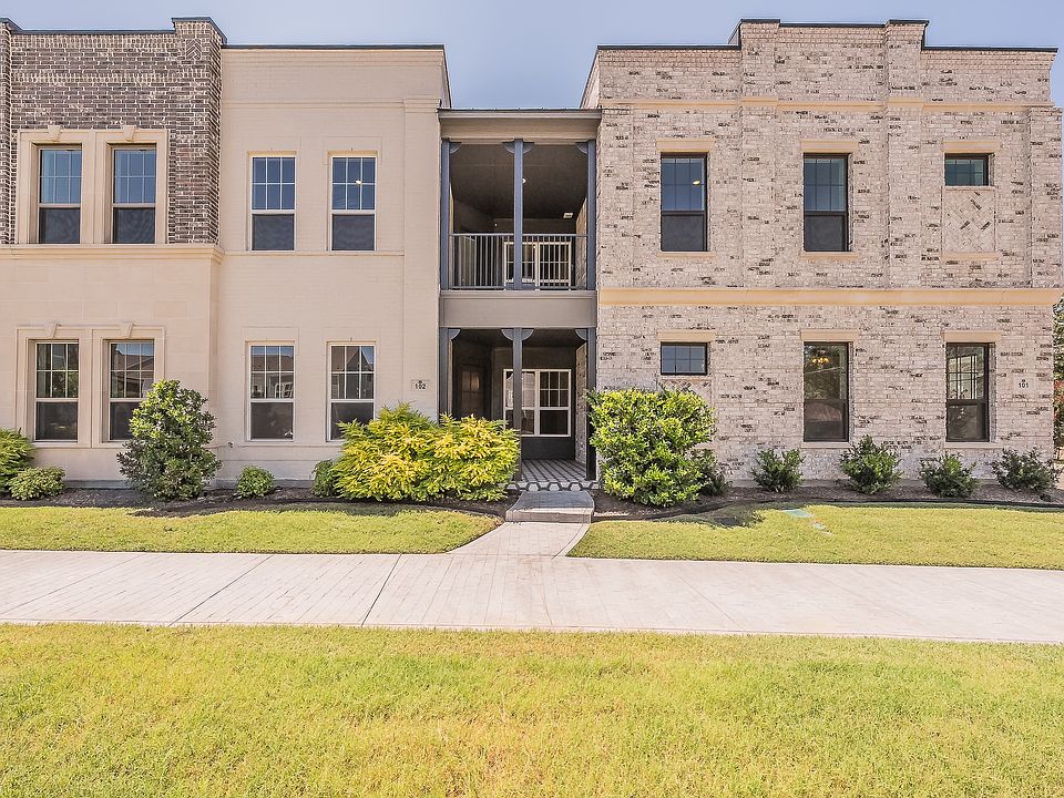 1st image of 305 Sunset Ln #102