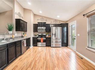 515 E Lakota St, Gardner, KS 66030